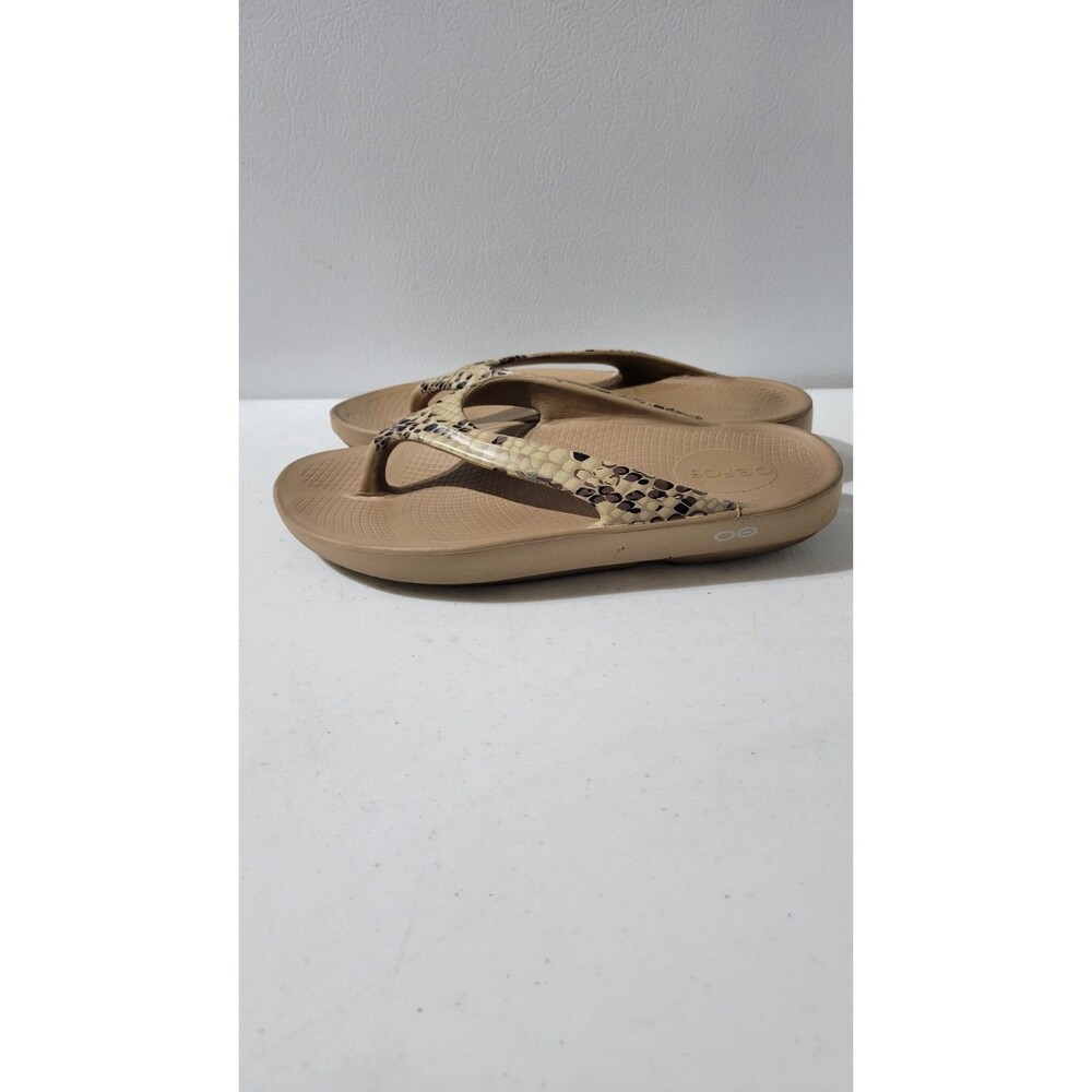 Oofos OOLALA Snake Skun Print Flip Flops Womens Size 9 - Picture 2 of 6